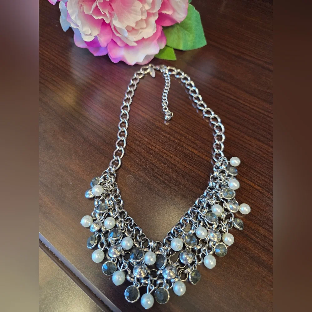 Silver Pearl Cluster Jewelry Set - Picture 3 of 6